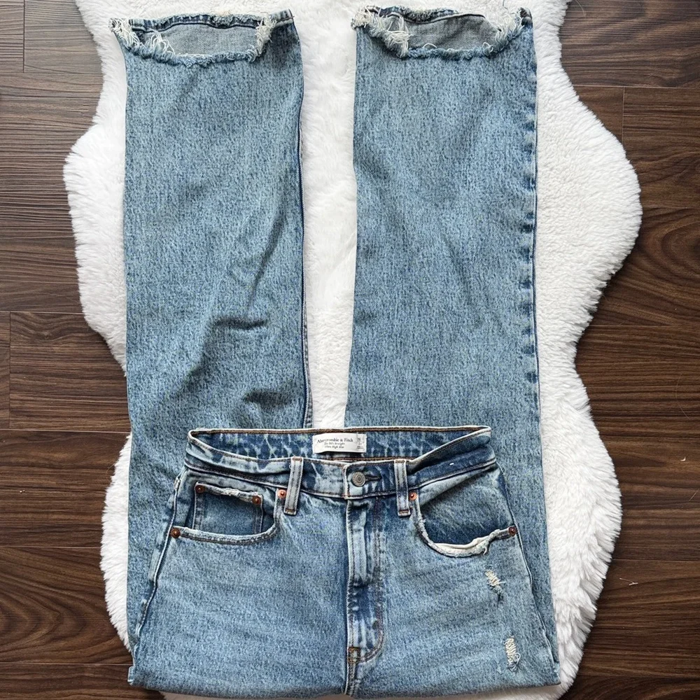 Abercrombie & Fitch The 90s Straight Ultra High Rise size 2 Short - Picture 2 of 6